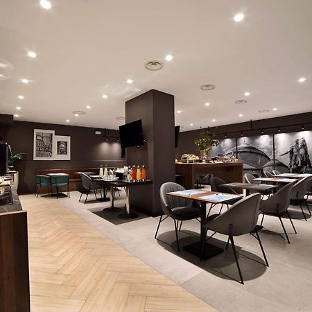 Radisson Hotel Nola Naples Zewnętrze zdjęcie