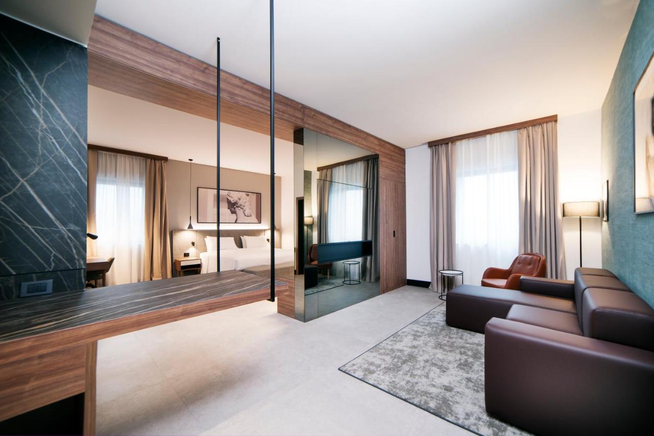 Radisson Hotel Nola Naples Zewnętrze zdjęcie